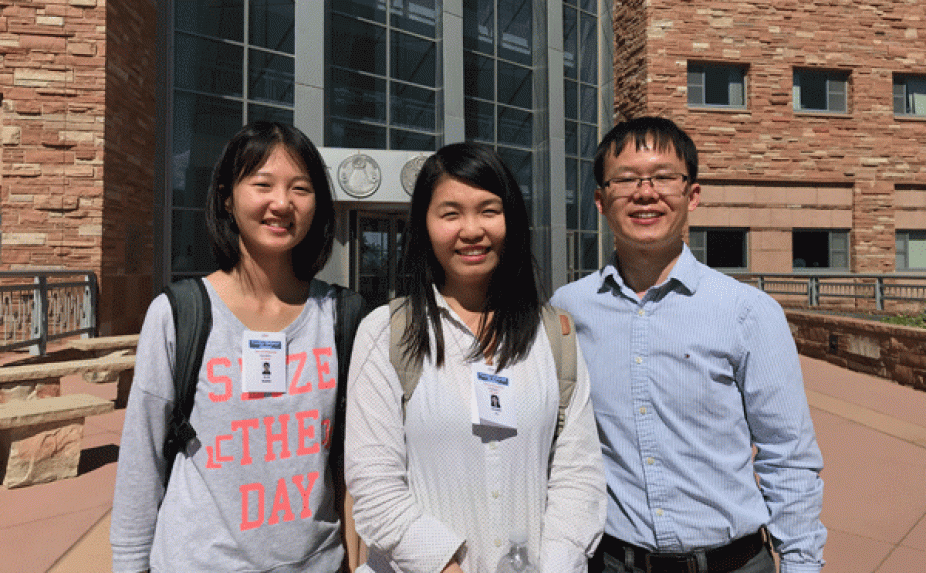 Students in front of Boulder NOAA facility