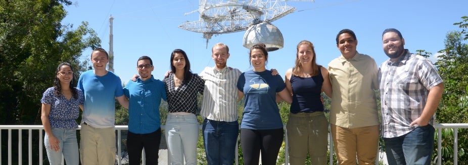 REU students at Arecebo